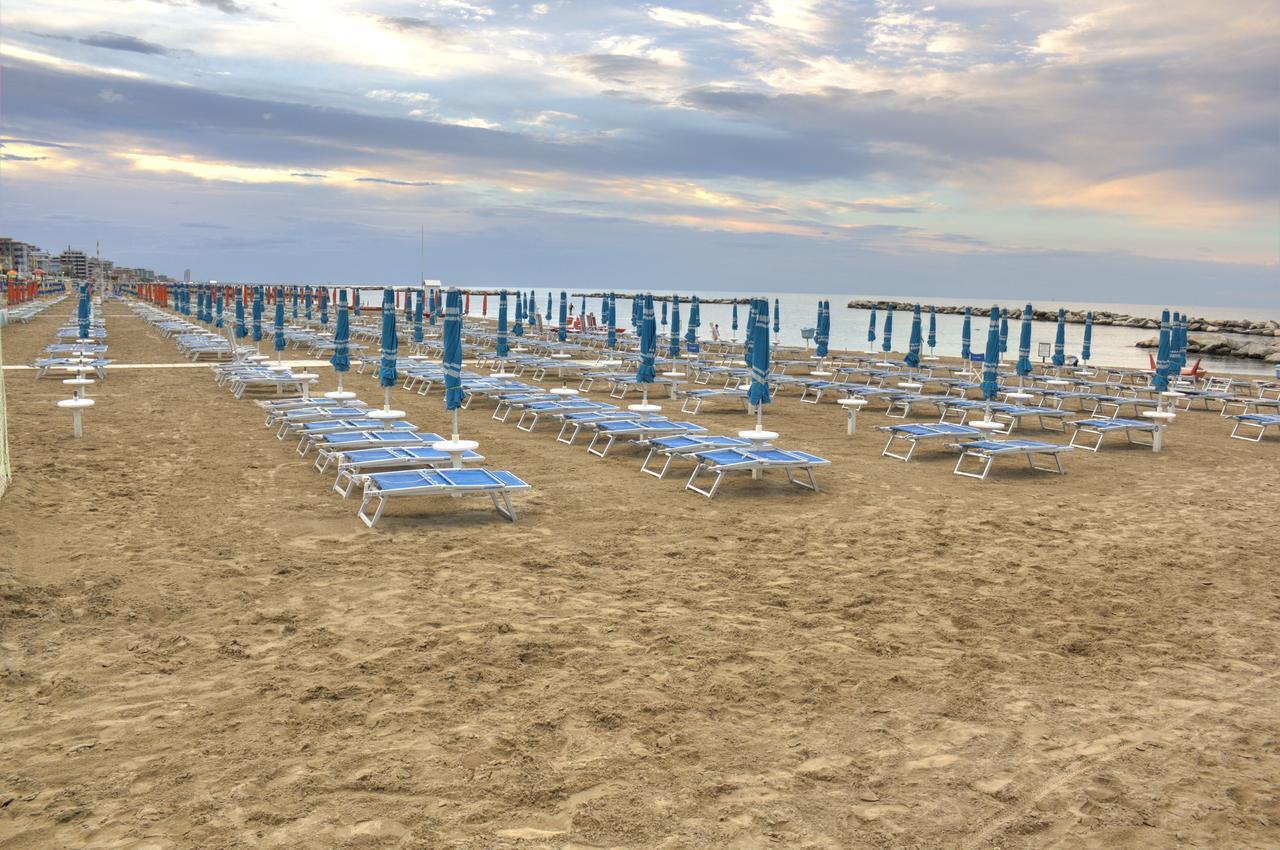 Hotel Simplon Bellaria-Igea Marina Eksteriør billede